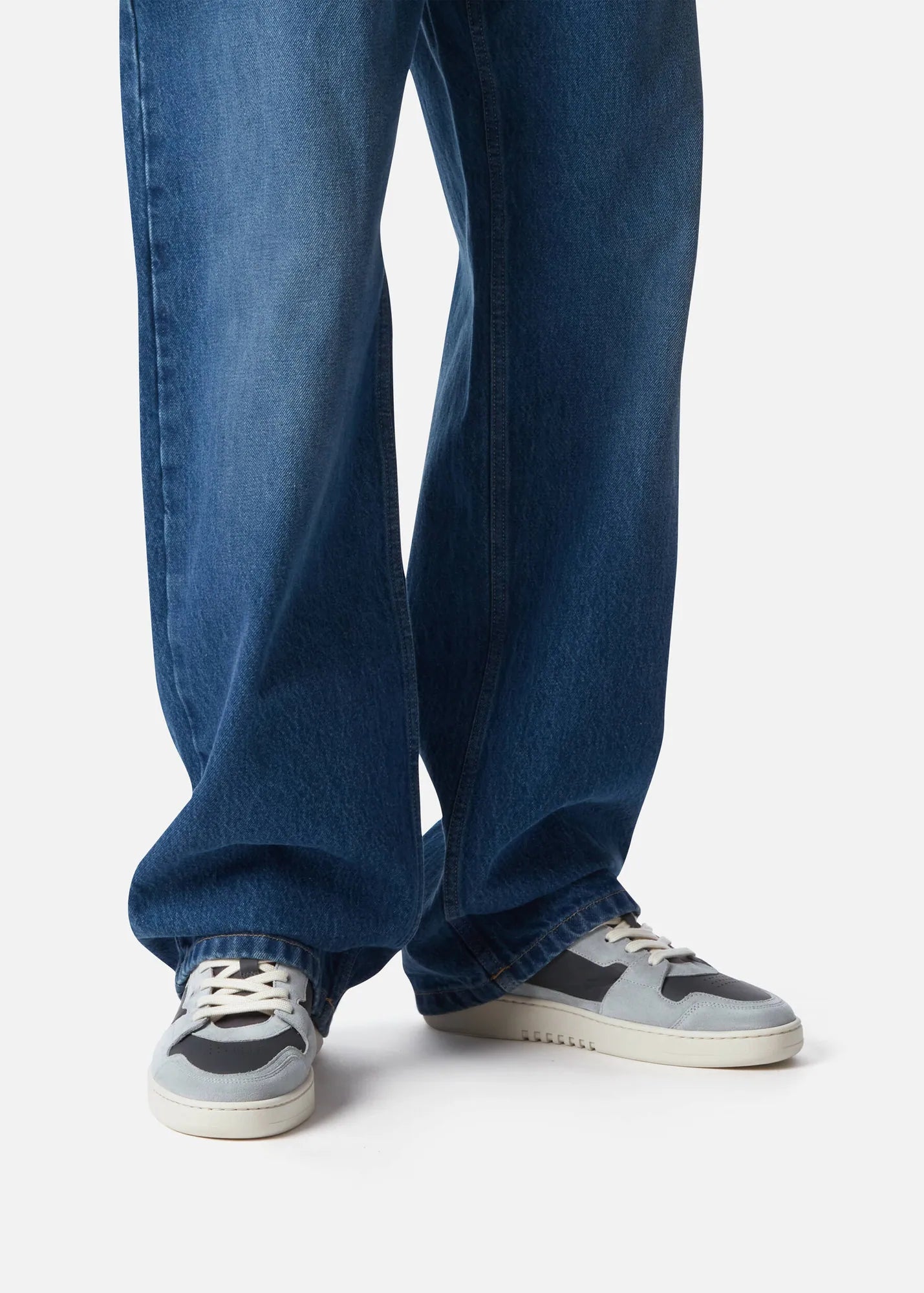 Dice Lo Bee Bird Sneaker