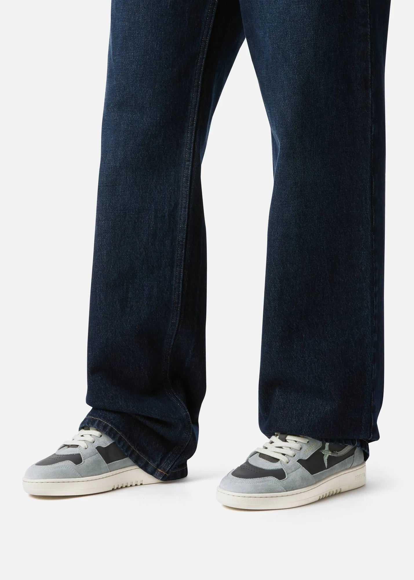 Dice Lo Bee Bird Sneaker